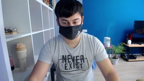 Snapshot of sexxxdickbig chatting on February 5, 2025, 6:24 am Tommy online show from February 5, 2025, 6:24 am