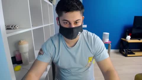Snapshot of sexxxdickbig chatting on March 3, 2025, 6:33 pm Tommy online show from March 3, 2025, 6:33 pm