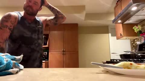 Big uncut hunk online show from February 11, 2025, 12:58 pm