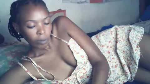 Snapshot of sexxy_curvy23 chatting on January 16, 2026, 7:45 am sexxy_curvy23 online show from January 16, 2026, 7:45 am