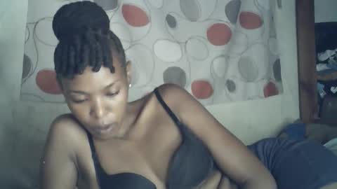 Snapshot of sexxy_curvy23 chatting on February 17, 2026, 3:36 am sexxy_curvy23 online show from February 17, 2026, 3:36 am