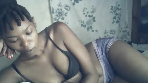 Snapshot of sexxy_curvy23 chatting on February 28, 2026, 5:08 am sexxy_curvy23 online show from February 28, 2026, 5:08 am