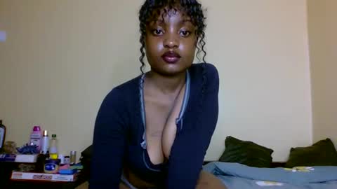 Snapshot of sexxy_daisyy chatting on October 17, 2025, 5:37 pm sexxy_daisyy online show from October 17, 2025, 5:37 pm