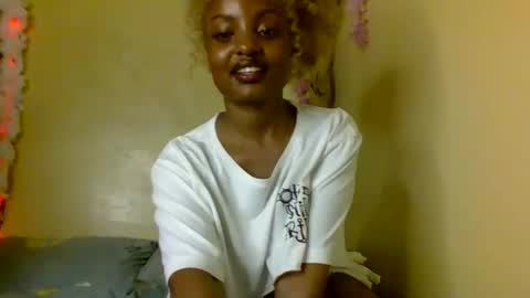 Snapshot of sexxy_daisyy chatting on November 13, 2025, 5:01 pm sexxy_daisyy online show from November 13, 2025, 5:01 pm