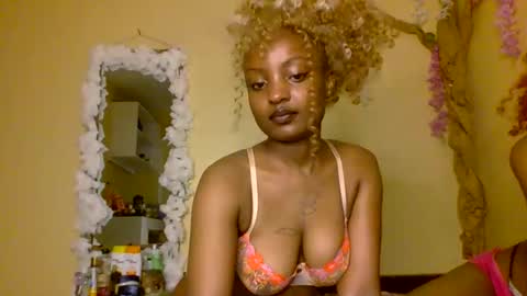 Snapshot of sexxy_daisyy chatting on November 15, 2025, 7:27 am sexxy_daisyy online show from November 15, 2025, 7:27 am
