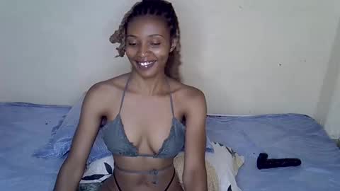 Snapshot of sexxy_tiana chatting on February 14, 2026, 5:04 am sexxy_tiana online show from February 14, 2026, 5:04 am