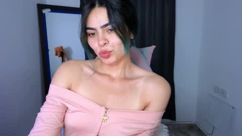 Snapshot of sexxylady__ chatting on November 9, 2025, 11:36 pm Angie online show from November 9, 2025, 11:36 pm