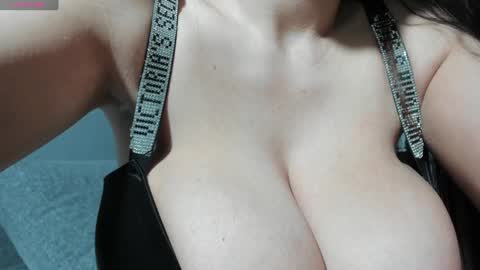 sexxymeriemm online show from February 3, 2025, 10:47 am