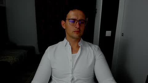 Snapshot of sexxymuscles4u chatting on October 19, 2025, 12:50 pm Sexxymuscles4U online show from October 19, 2025, 12:50 pm