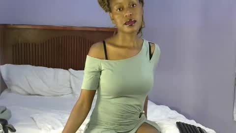 Snapshot of sexy_b7 chatting on February 8, 2026, 10:24 pm kiki online show from February 8, 2026, 10:24 pm