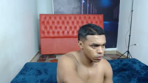 sexy_bigcock01 online show from December 14, 2024, 2:23 am