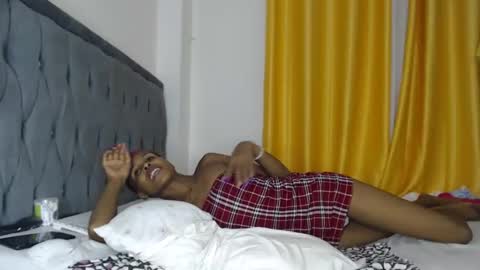 Snapshot of sexy_browniexx chatting on March 7, 2025, 3:18 pm brownie online show from March 7, 2025, 3:18 pm