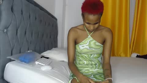 Snapshot of sexy_browniexx chatting on March 8, 2025, 12:20 pm brownie online show from March 8, 2025, 12:20 pm