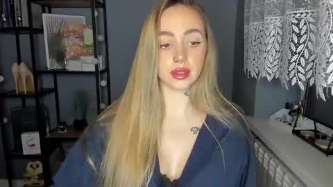 C o r a l i e online show from December 10, 2024, 11:22 am