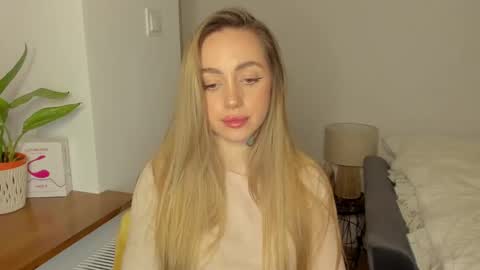 C o r a l i e online show from January 17, 2025, 6:02 pm