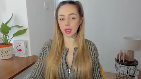 C o r a l i e online show from January 24, 2025, 7:41 am