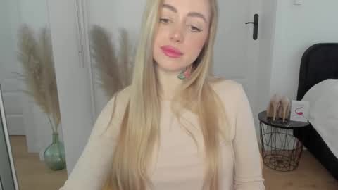 C o r a l i e online show from February 13, 2025, 8:59 am