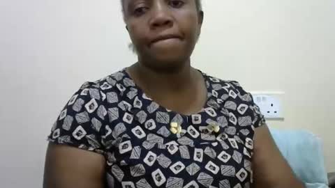 Sweet Dee online show from May 28, 2026, 5:27 am