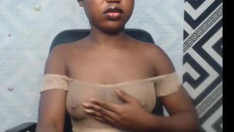 Snapshot of sexy_floral chatting on September 22, 2025, 9:11 am Angela online show from September 22, 2025, 9:11 am