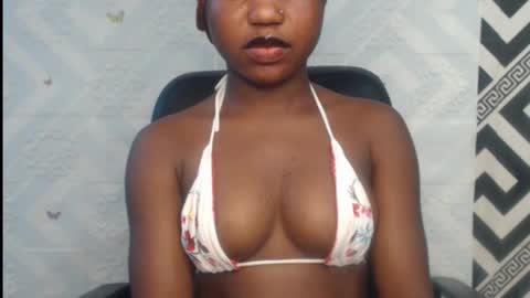 Snapshot of sexy_floral chatting on October 5, 2025, 5:33 pm Angela online show from October 5, 2025, 5:33 pm