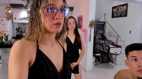 Snapshot of sexy_hot_friends_ chatting on March 24, 2026, 4:06 am WENDY MAX AND VICKY online show from March 24, 2026, 4:06 am