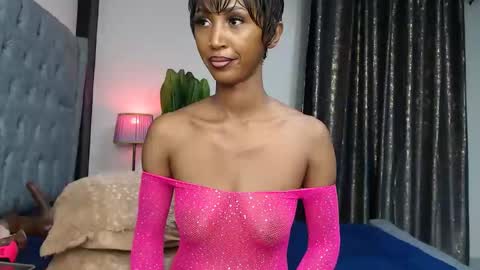 Snapshot of sexy_larisa chatting on December 16, 2025, 10:31 am larisa online show from December 16, 2025, 10:31 am