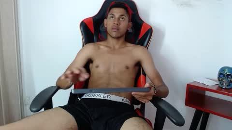Snapshot of sexy_latin_cum chatting on October 15, 2025, 2:06 pm sexy_latin_cum online show from October 15, 2025, 2:06 pm