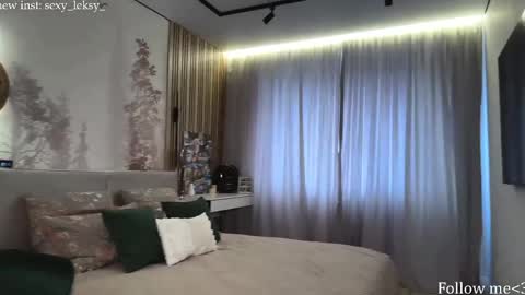 sexy_leksy online show from April 30, 2026, 2:12 pm