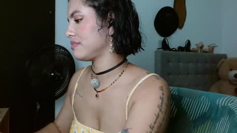 Snapshot of sexy_lia_latina chatting on April 1, 2026, 2:23 am Celeste online show from April 1, 2026, 2:23 am