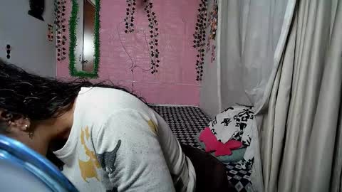 sexy lolas online show from October 28, 2025, 2:15 am