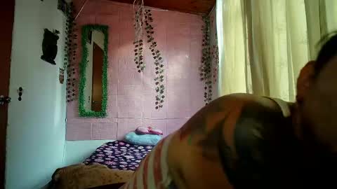 sexy lolas online show from April 2, 2026, 10:29 pm