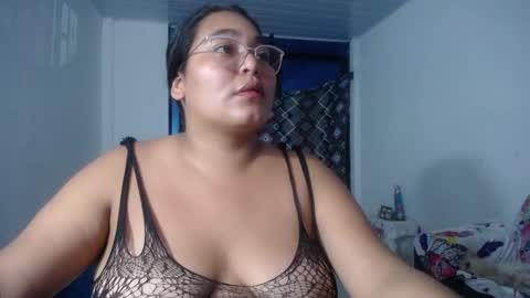 Snapshot of sexy_love_15 chatting on February 3, 2026, 6:40 am SIRENA LOVE online show from February 3, 2026, 6:40 am