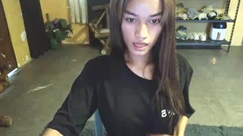 sexy_lovely_asian online show from December 15, 2025, 12:15 am