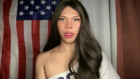 Snapshot of sexy_maevemorexxx chatting on April 18, 2026, 7:23 am Nicole online show from April 18, 2026, 7:23 am