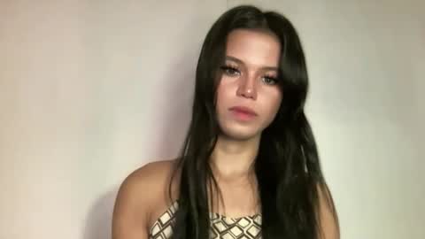 Snapshot of sexy_maevemorexxx chatting on April 27, 2026, 5:38 am Nicole online show from April 27, 2026, 5:38 am