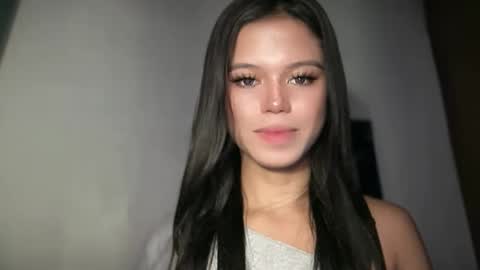 Snapshot of sexy_maevemorexxx chatting on May 8, 2026, 1:00 am Nicole online show from May 8, 2026, 1:00 am