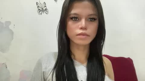 Snapshot of sexy_maevemorexxx chatting on May 22, 2026, 2:51 am Nicole online show from May 22, 2026, 2:51 am