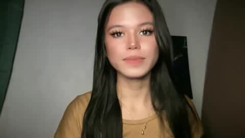 Snapshot of sexy_maevemorexxx chatting on May 24, 2026, 11:26 am Nicole online show from May 24, 2026, 11:26 am