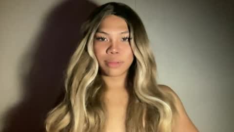 Snapshot of sexy_maevemorexxx chatting on June 17, 2026, 4:26 am Nicole online show from June 17, 2026, 4:26 am