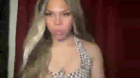 Snapshot of sexy_maevemorexxx chatting on June 18, 2026, 1:37 pm Nicole online show from June 18, 2026, 1:37 pm