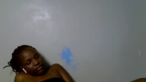 Snapshot of sexy_mamii2 chatting on March 13, 2026, 8:21 am sexy_mamii2 online show from March 13, 2026, 8:21 am