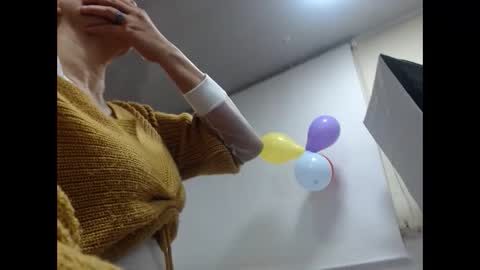 MARIPOSA online show from October 19, 2025, 12:06 pm