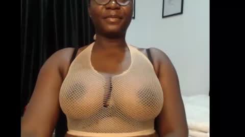 Snapshot of sexy_pearl12 chatting on June 30, 2026, 6:36 am zoe online show from June 30, 2026, 6:36 am