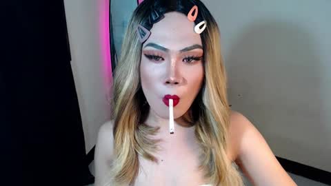 Snapshot of sexy_rc18 chatting on December 4, 2024, 8:29 pm RC online show from December 4, 2024, 8:29 pm