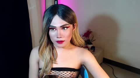 Snapshot of sexy_rc18 chatting on December 6, 2024, 6:26 am RC online show from December 6, 2024, 6:26 am