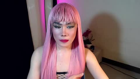 Snapshot of sexy_rc18 chatting on December 6, 2024, 9:02 pm RC online show from December 6, 2024, 9:02 pm