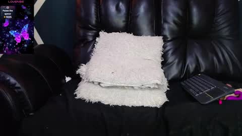 Snapshot of sexy_redgirl chatting on March 11, 2025, 2:54 am karoline online show from March 11, 2025, 2:54 am