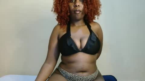 Snapshot of sexy_rosyy chatting on February 24, 2026, 12:41 am sexy_rosyy online show from February 24, 2026, 12:41 am