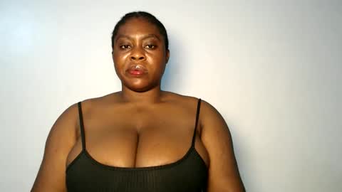 Luna online show from October 30, 2025, 9:04 pm