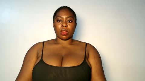 Luna online show from November 9, 2025, 9:57 pm